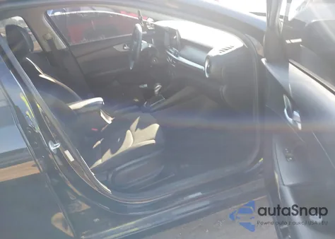 2021 Kia Forte Lxs z USA, uszkodzony, nr VIN 3KPF24AD8ME362197